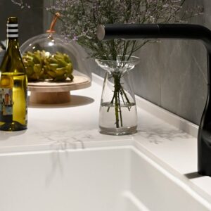 Đá mặt bếp chiều rộng 650mm, tích hợp gờ chống tràn phía trước và sau dạng góc cạnh - YX YX 5