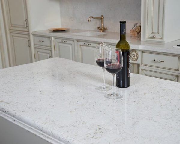 Đá thạch anh hay đá hoa cương: Đâu là sự lựa chọn tốt nhất cho mặt bàn bếp nhà bạn? 129