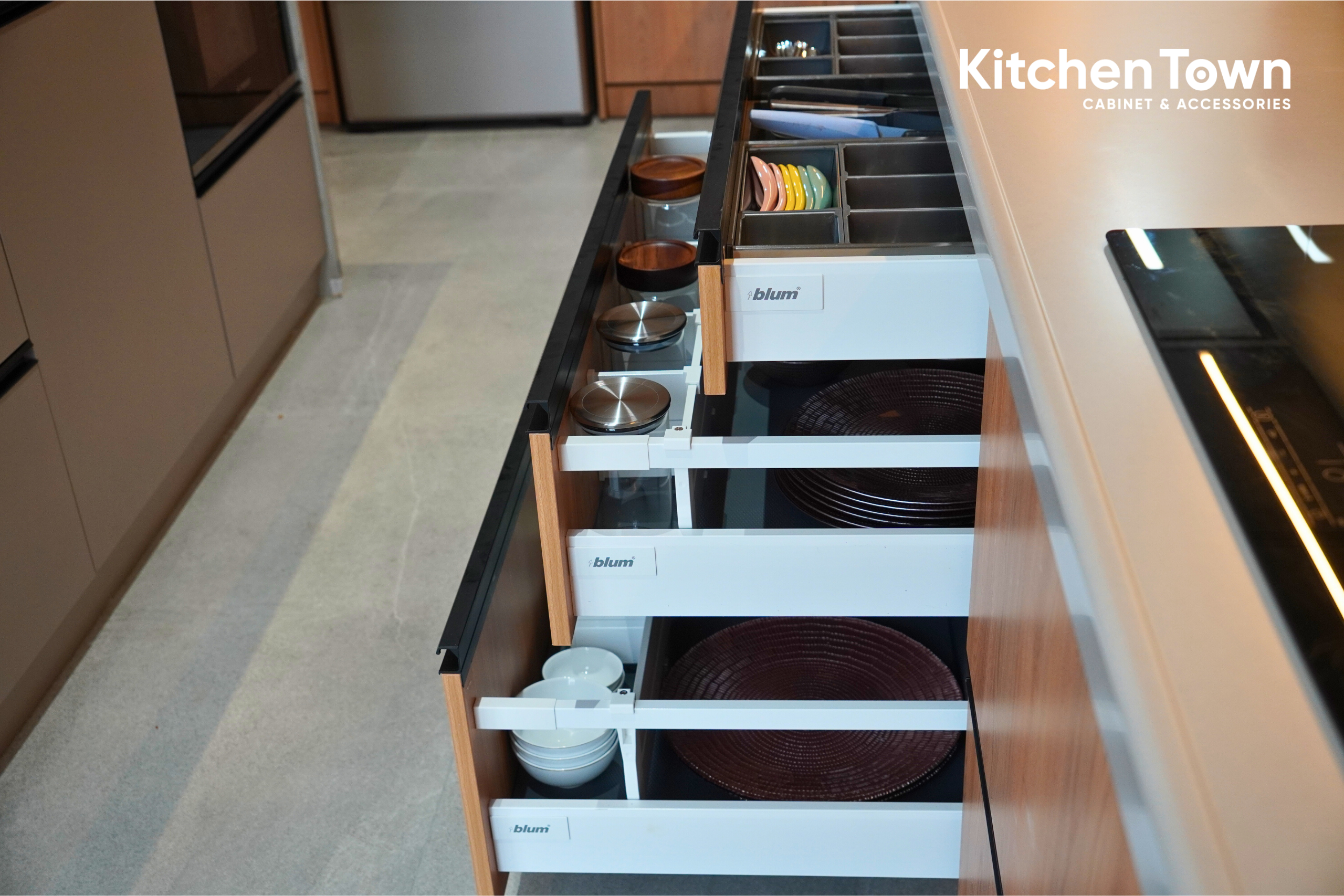 Dự án tủ bếp chữ i + bản đảo biệt thự Vinhomes – Hạ Long Anh KitchenTown ngang 23 1