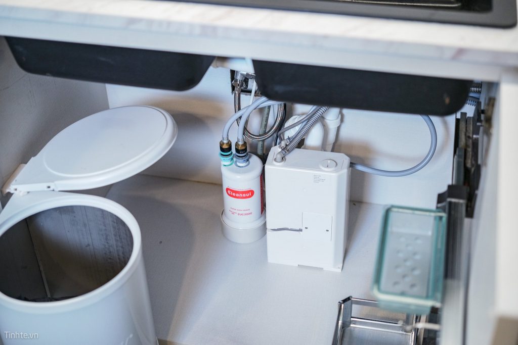 Thiết bị lọc nước tạo ION kiềm AL700E / EU301 Cleansui EU301 5 1024x683 1