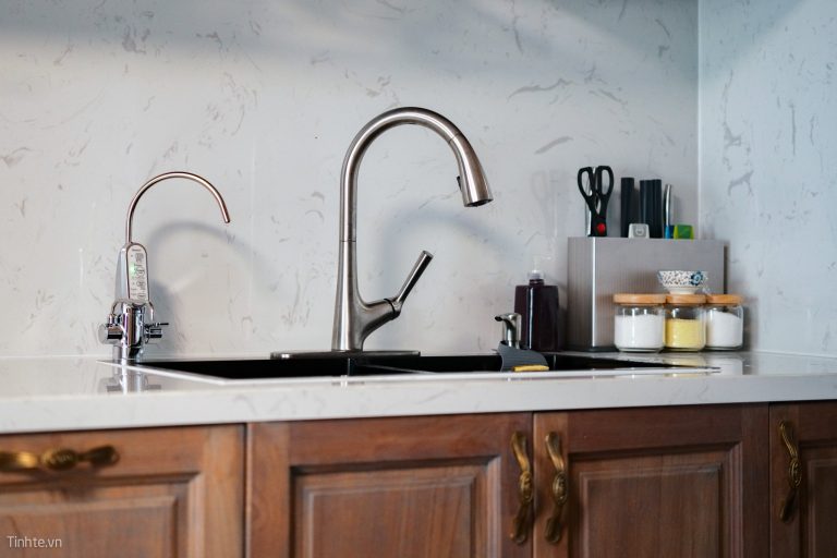 Trên tay thiết bị lọc nước điện giải ION kiềm Cleansui EU301 Cleansui 7 768x512 1