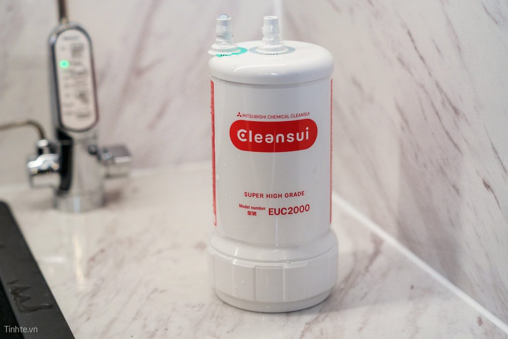 Trên tay thiết bị lọc nước điện giải ION kiềm Cleansui EU301 Cleansui EUC2000 1024x683 1