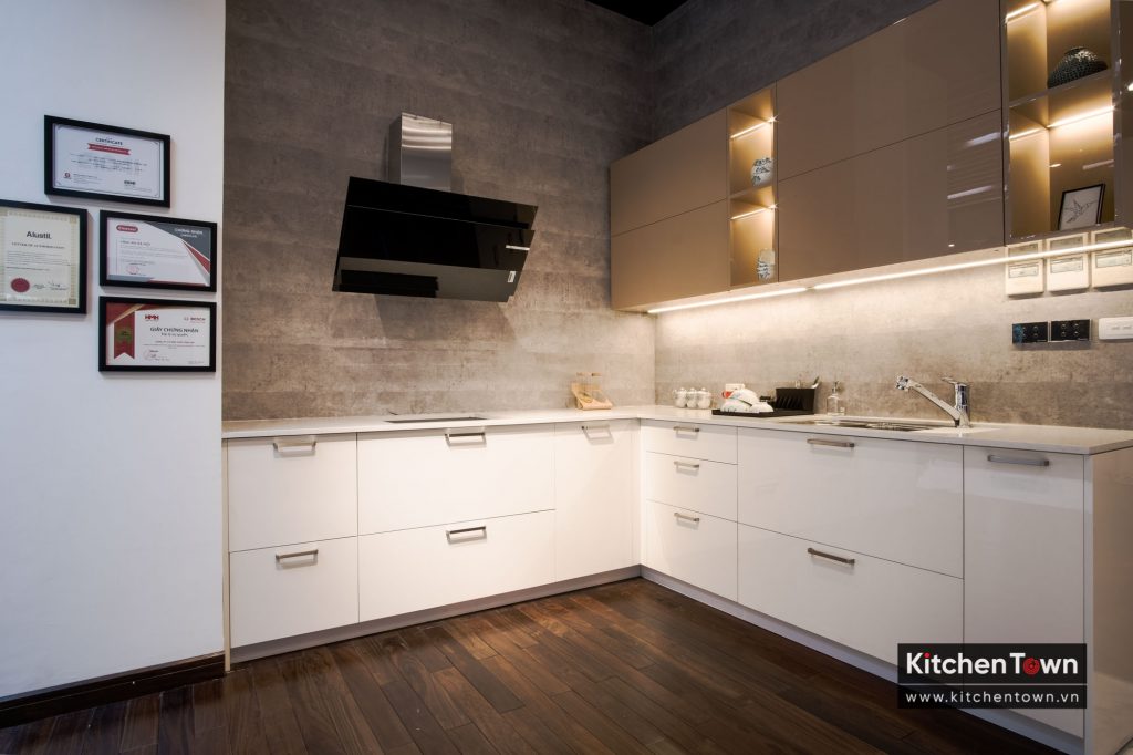 Tủ bếp đẹp thôi là chưa đủ, tủ bếp phải để được nhiều đồ tu bep chu L dong E Class 1 1024x682 1