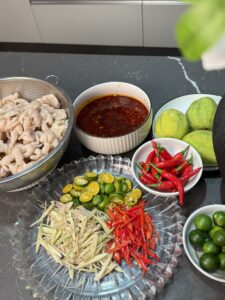 Chân gà sốt Thái - Công thức nước sốt Thái chua dịu, cay nhẹ, giòn ngon khó cưỡng. z7391892974974 58a77dea3cec022623c13e0ebe97c324