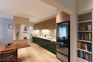 PHỤ NỮ TRONG TỔ ẤM HIỆN ĐẠI DSC00331